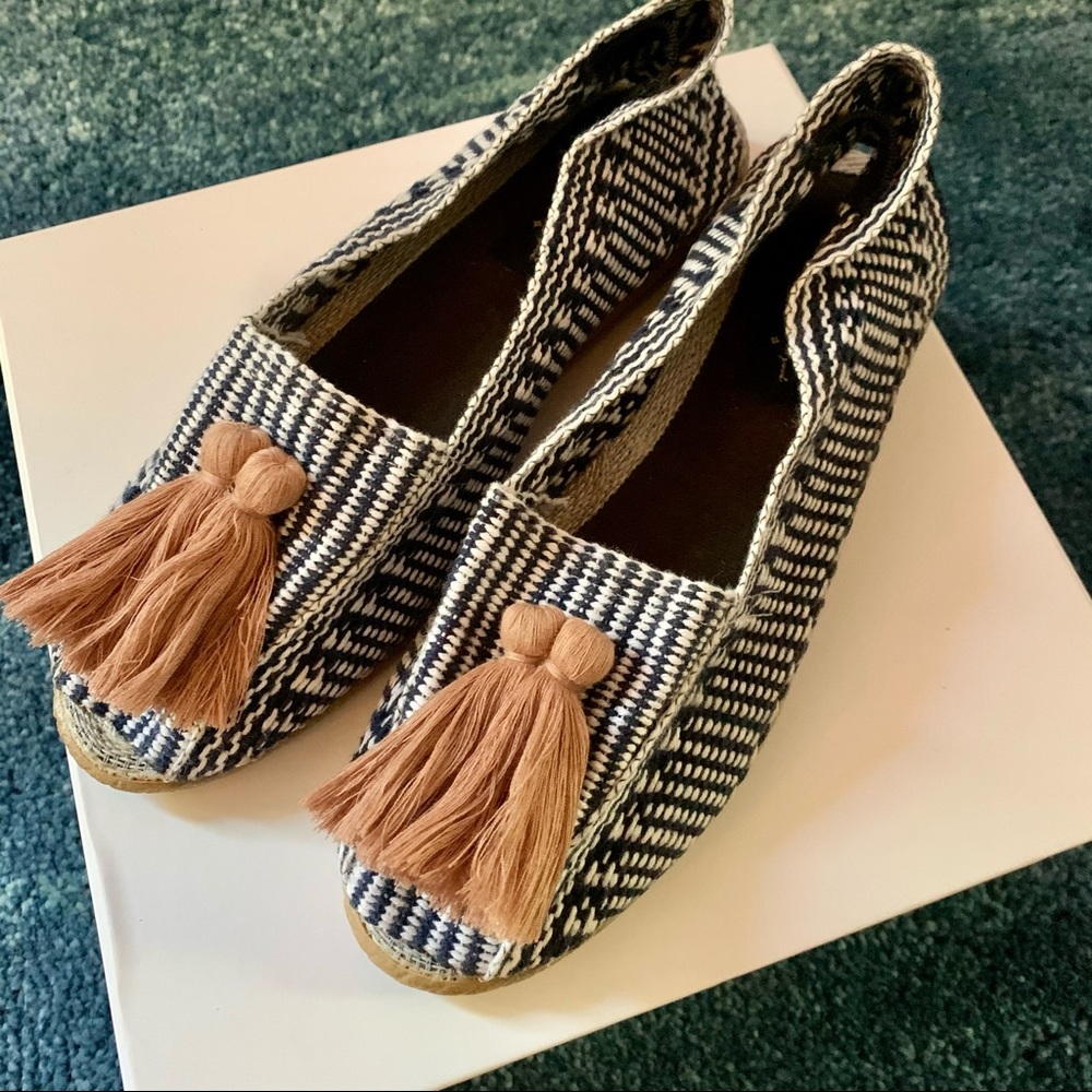 MUSE MDRN Tassel Espadrilles